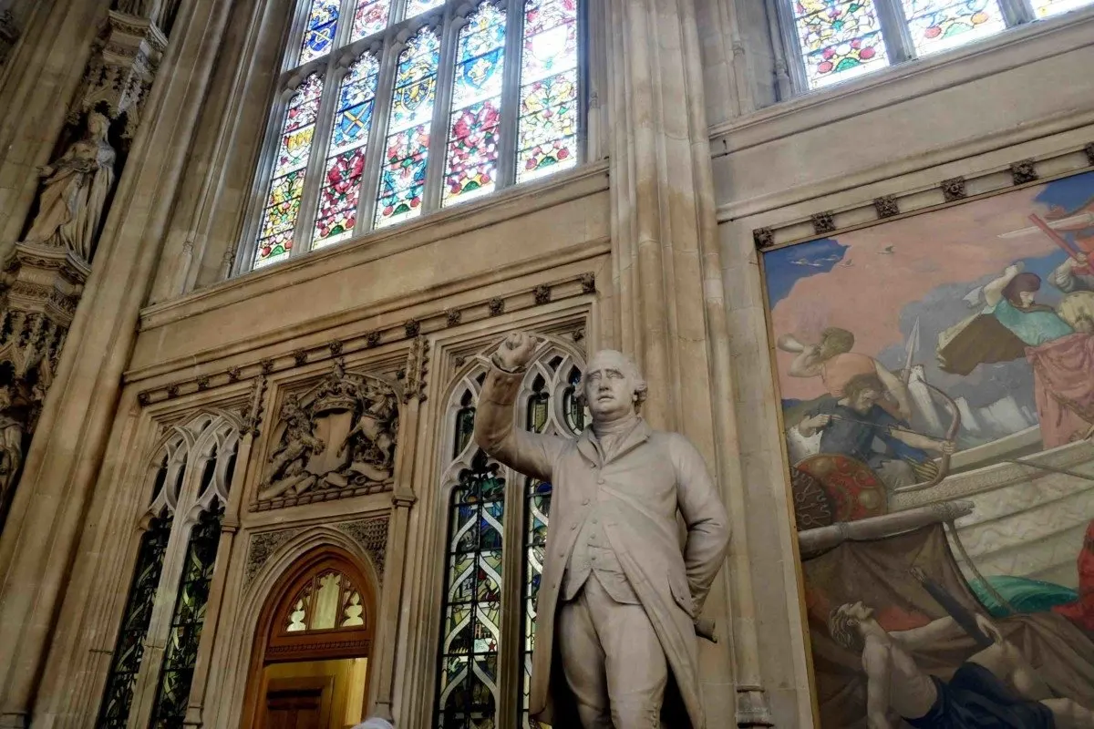 St Stephens hall statues , palace tour