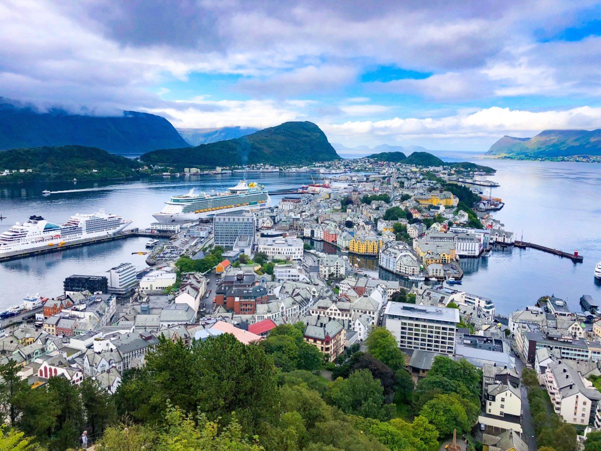 The viewpoint from Mount Aksla overlooking Ålesund