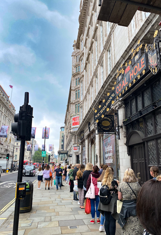 Pretty Woman Musical outside the Savoy Theatre review
