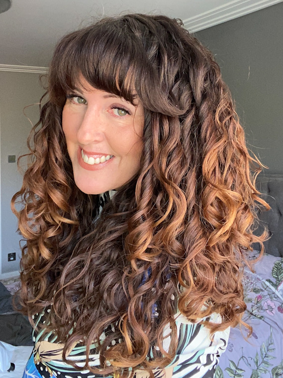 Embrace your curls With the 10 step Curly Girl Method Guide to gorgeous curls and waves Curly hair photo
