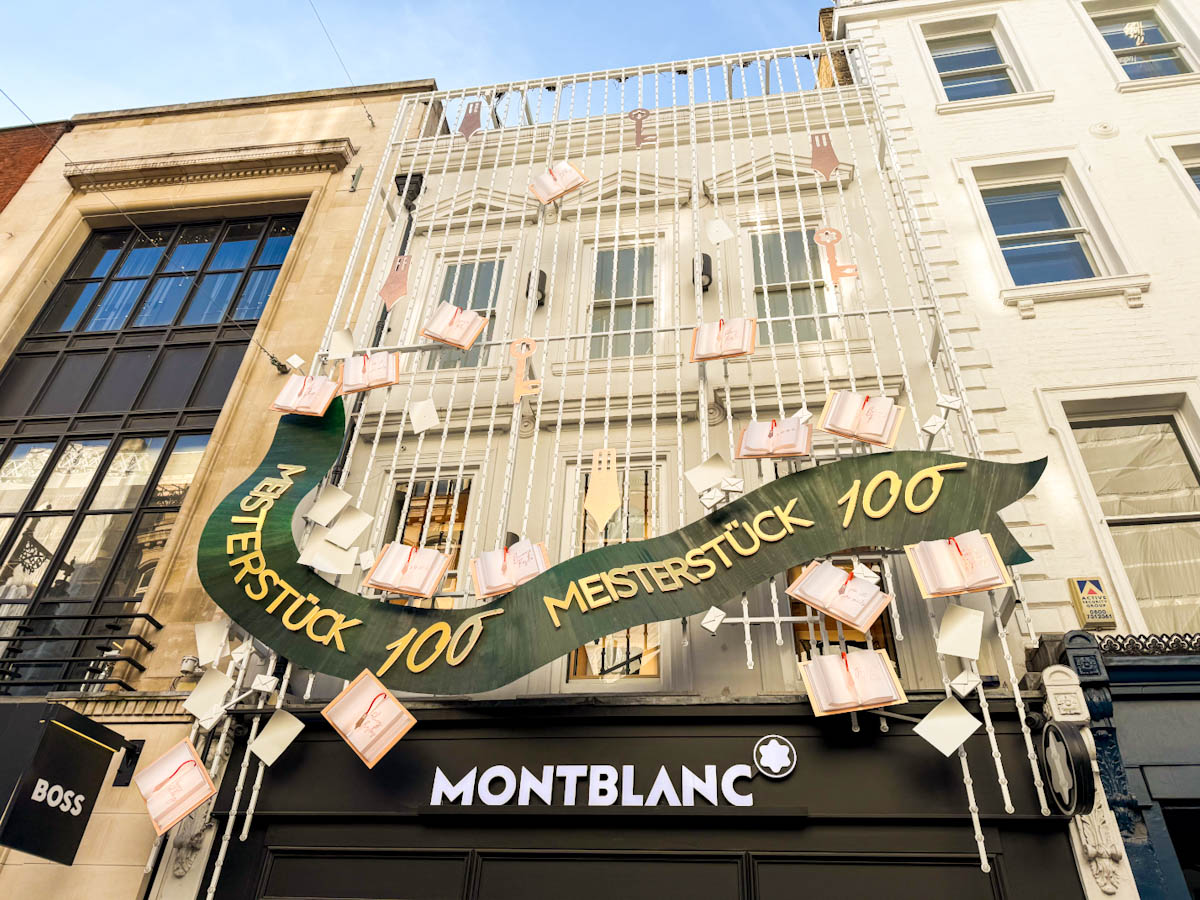 Mont Blanc Christmas 2024 store front