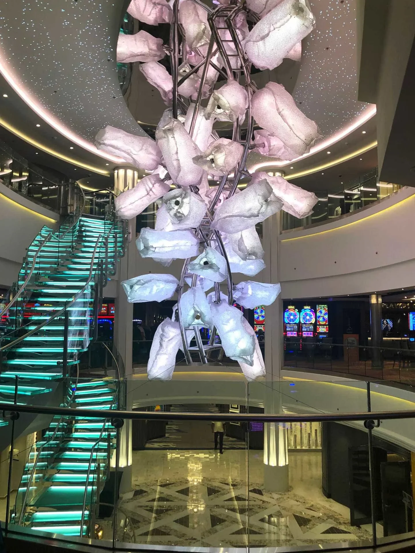 Atruim light in the middel of the NCL Encore ship