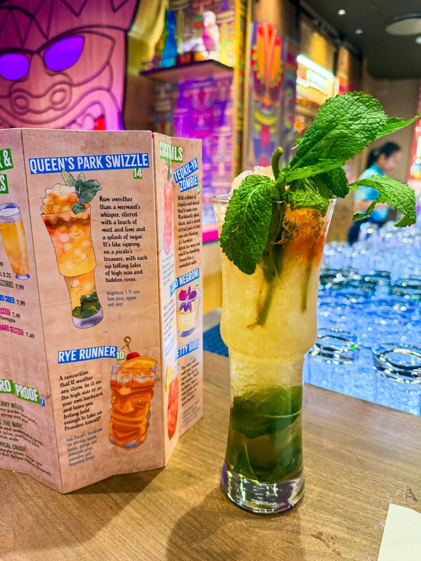 Queensspark-Swizzle-cocktail-in-pesky-parrot