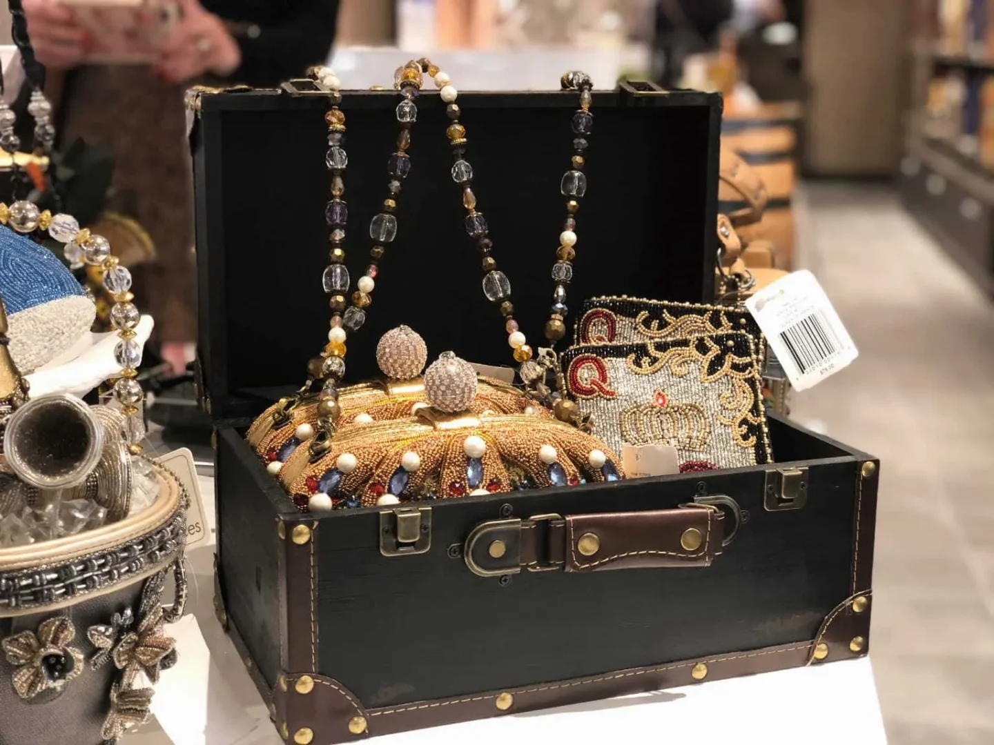 Shopping on NcL Encore purses and bags