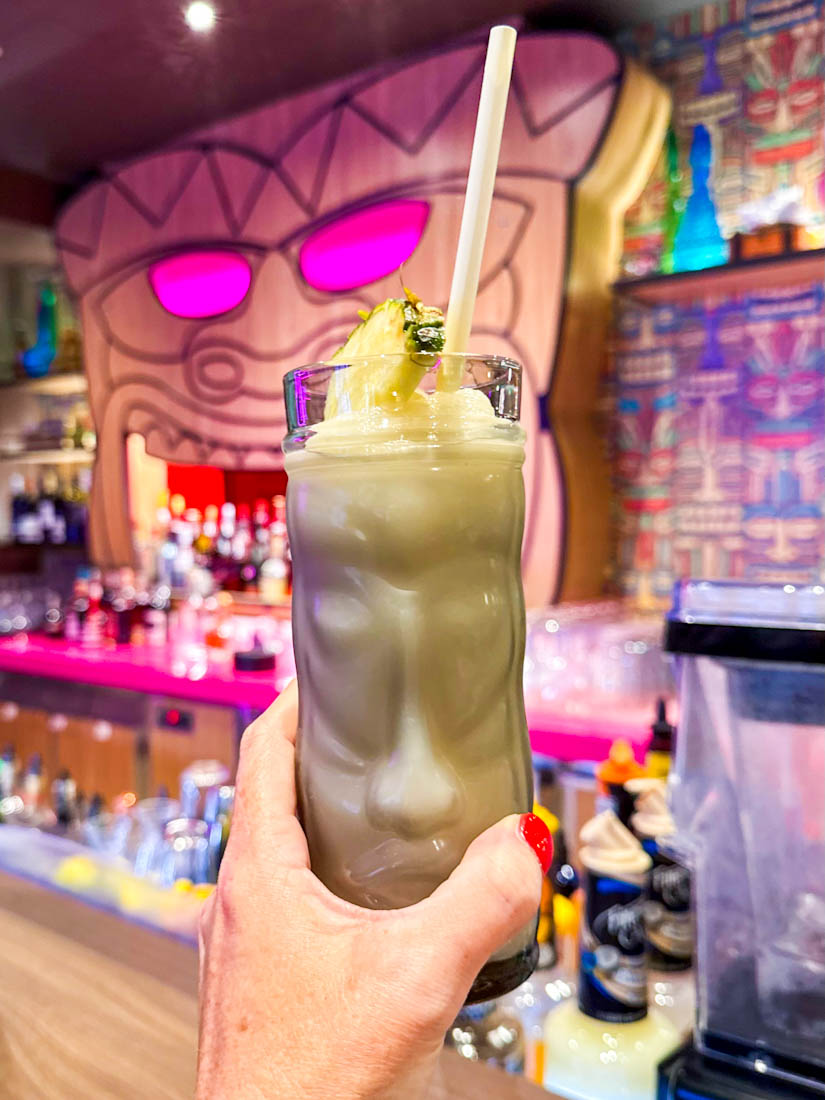 peskys-peanut-butter-pina-held-in-hand-cocktail