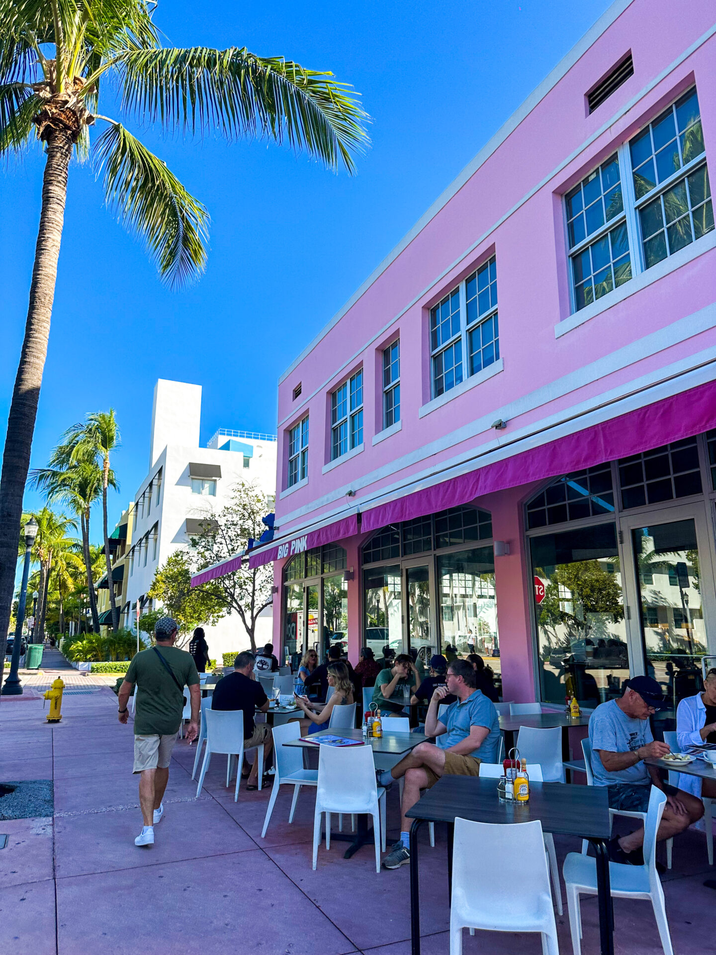 Big Pink Cafe, South Beach Miami