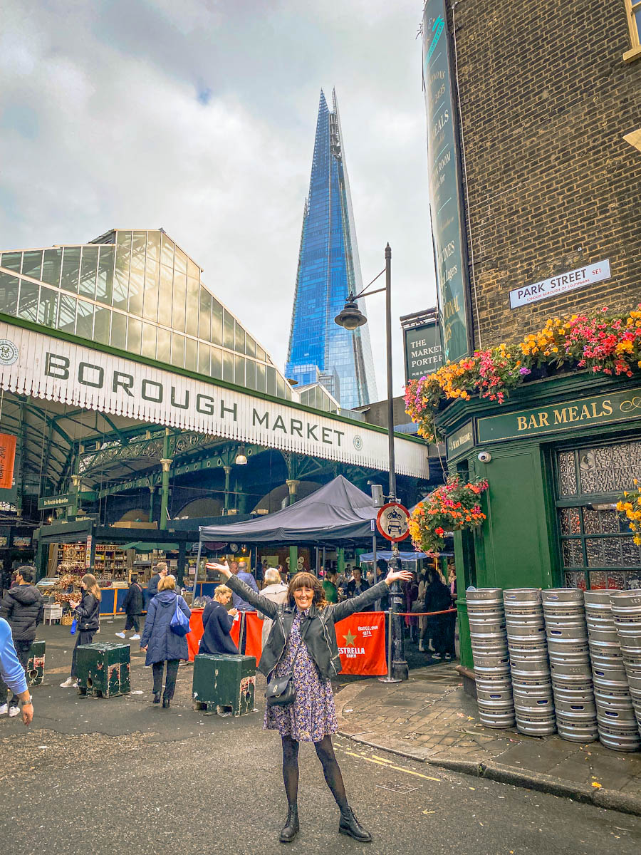 Borough-Market with a view of the Shard behind