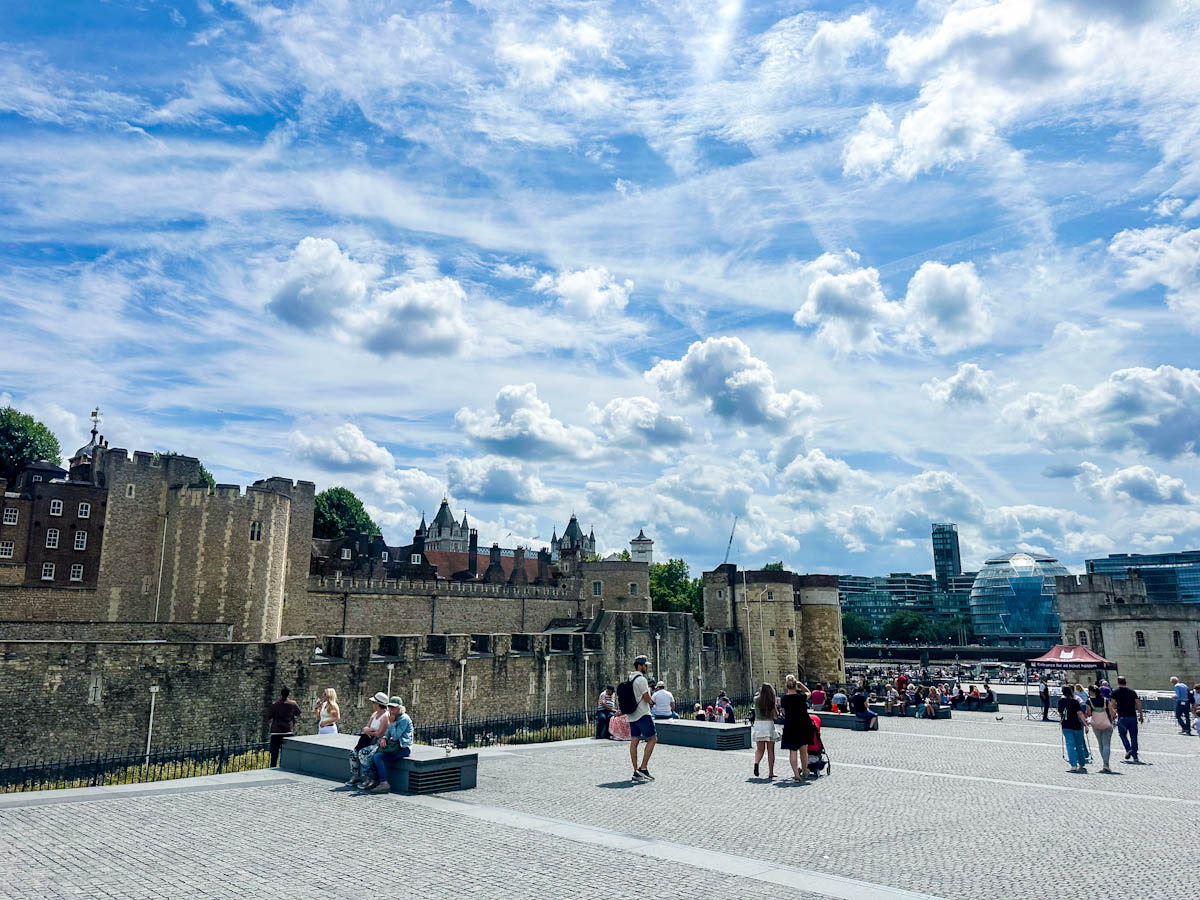 The-Tower-of-London-in-the-city