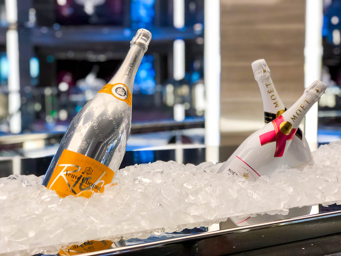 MSC Bellissima champagne