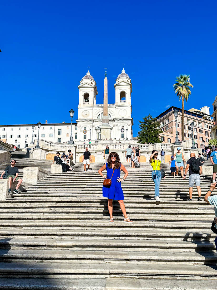 Solo female traveller at the Spanish steps in Rome