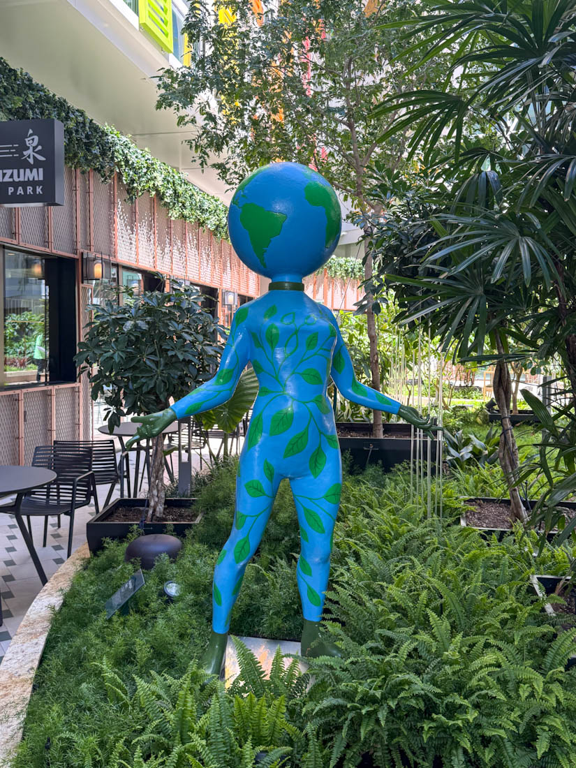 planet sculpture Star of the seas