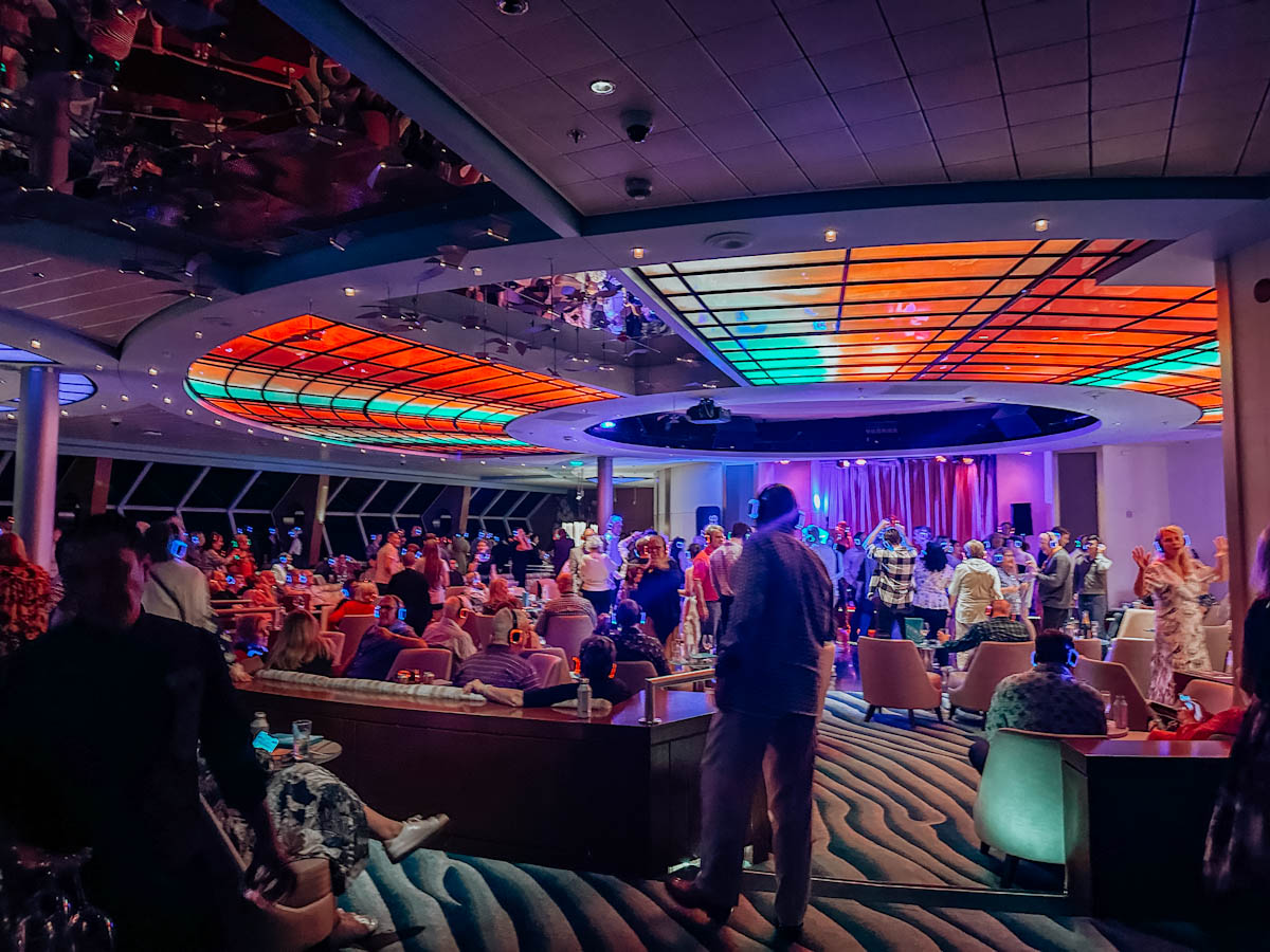 Celebrity-Infinity-Constellation-lounge-disco