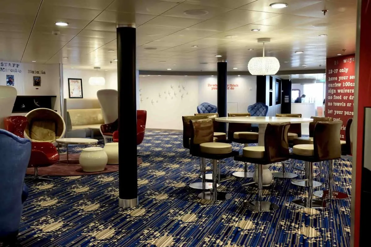 Symphony-of-the-Seas-Teens-Fuel-Living-room.jpg
